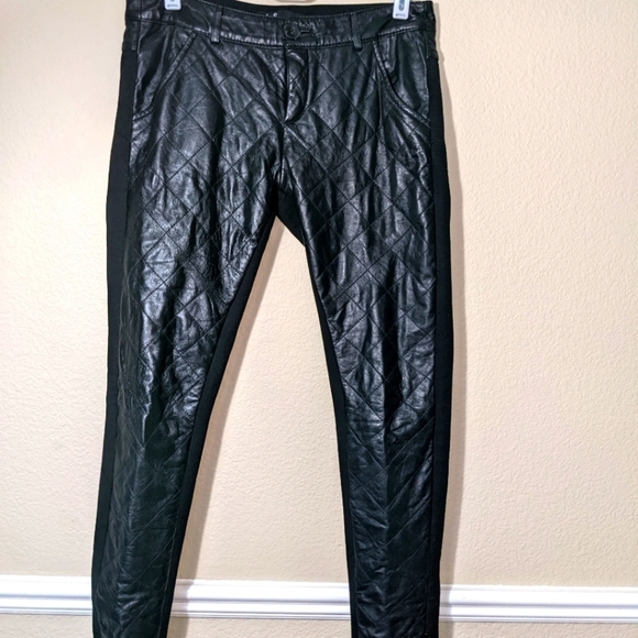 J&S Black and Gold Quilted Faux Leather Pants w Ankle Zip - Picture 2 of 6